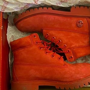 Red timberland 5.5